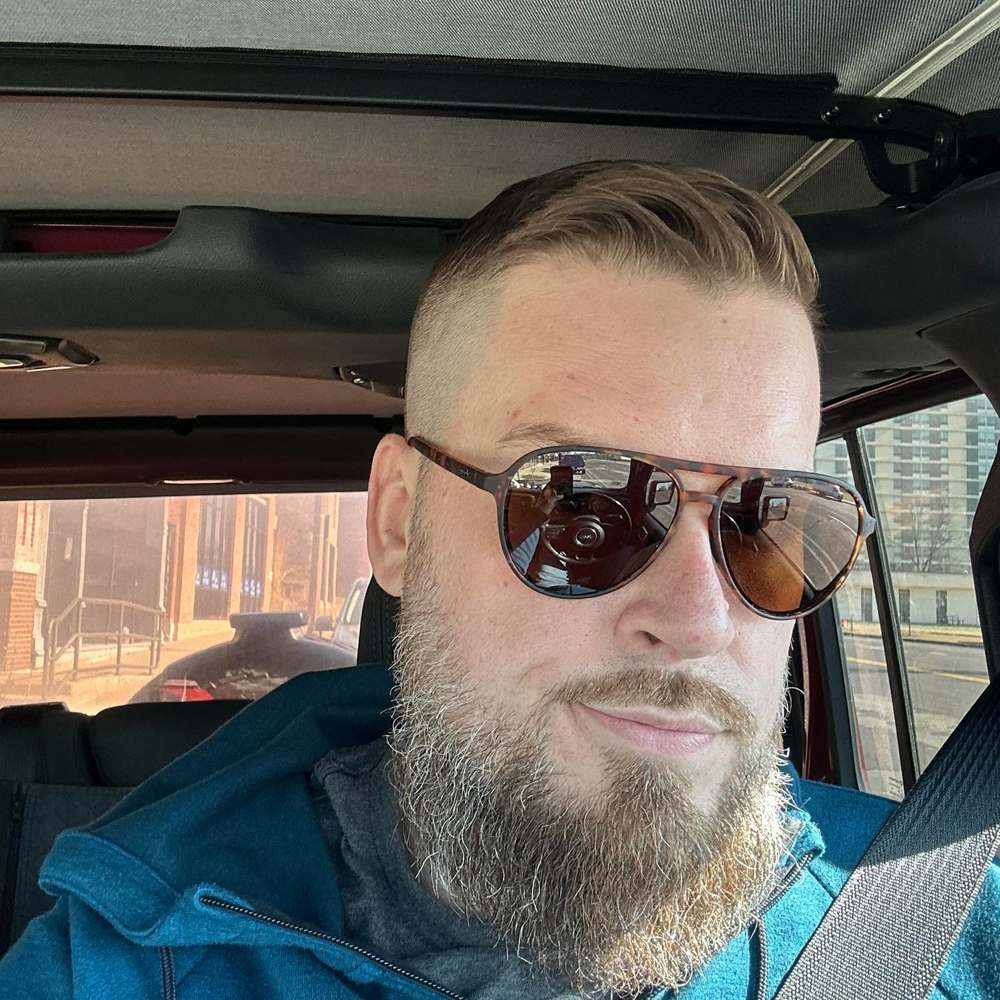 Meet your Posher, Zachary